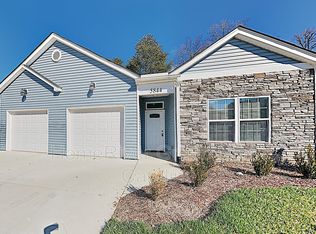 5824 Bradford Lake Ln, Charlotte, NC 28269