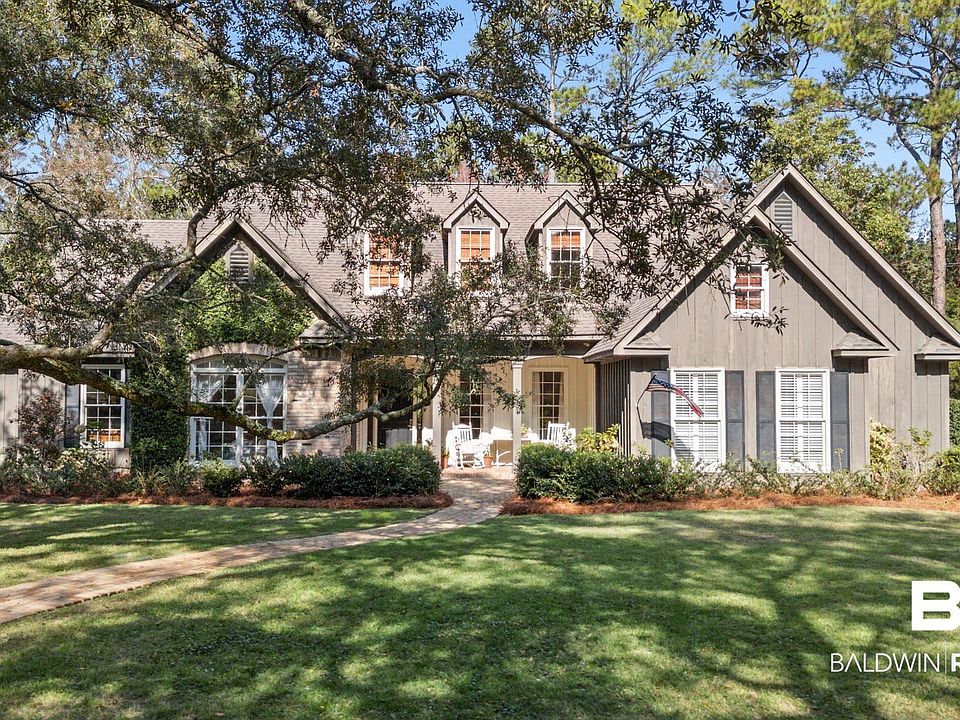 1st image of 18318 Woodland Dr