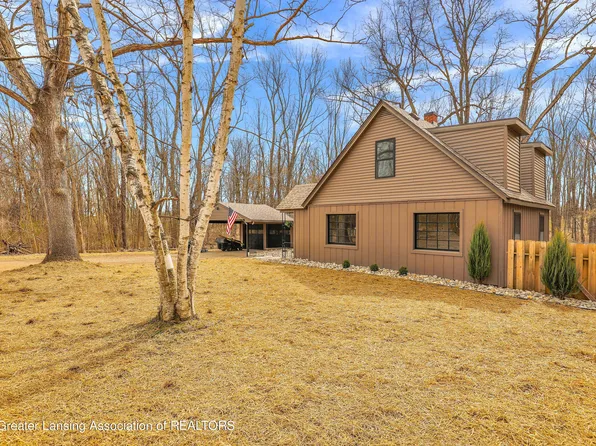 9450 E State Rd, Haslett, MI 48840