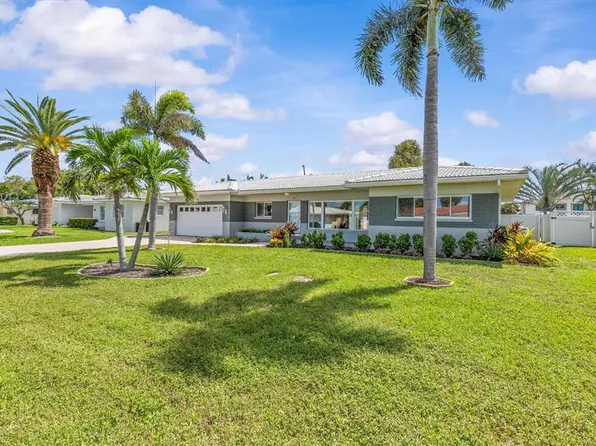 106 19th St, Belleair Beach, FL 33786