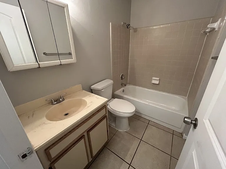 1254 Continental Ct — Photo 12