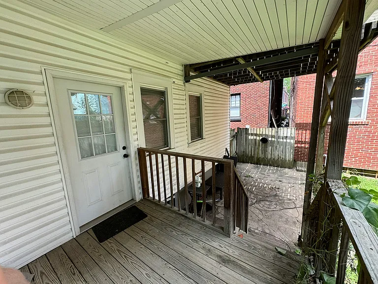 Deck (covered)