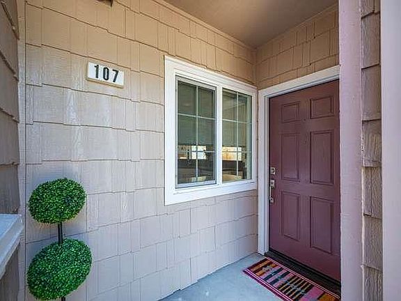 4th image of 107 Positano Cir