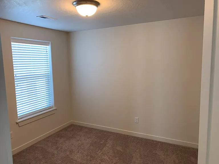 748 N Williams St — Photo 11