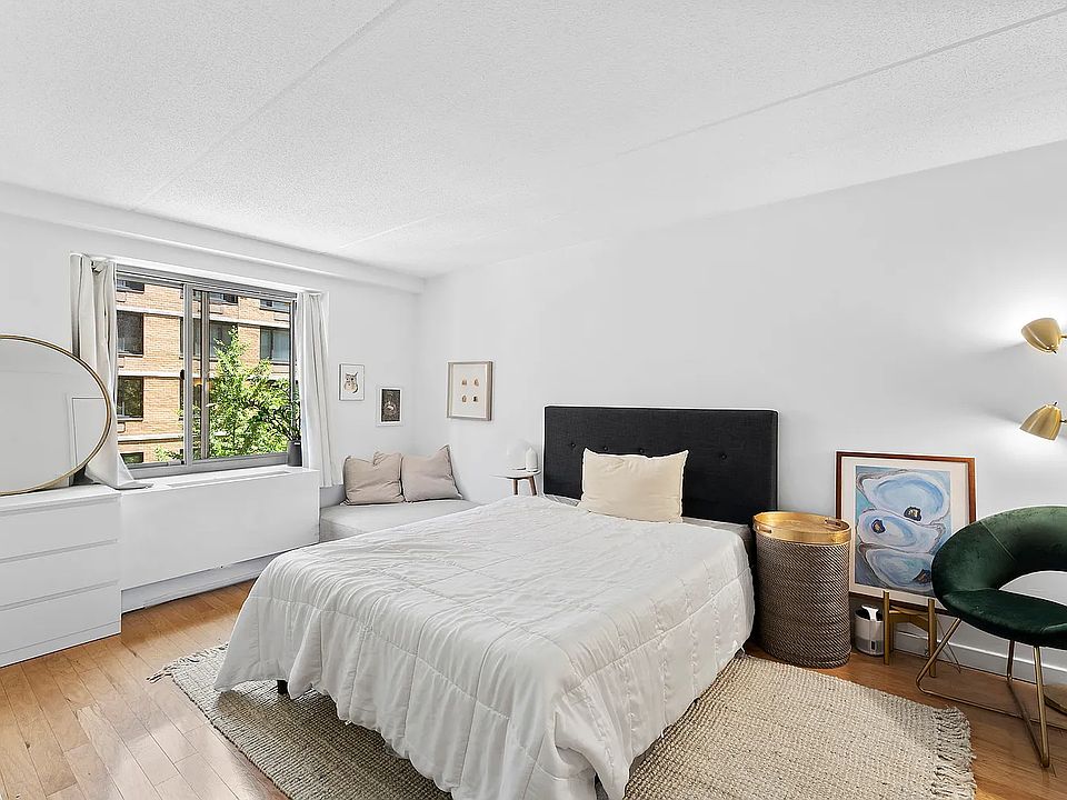 1st image of 555 W 23rd St #8CS