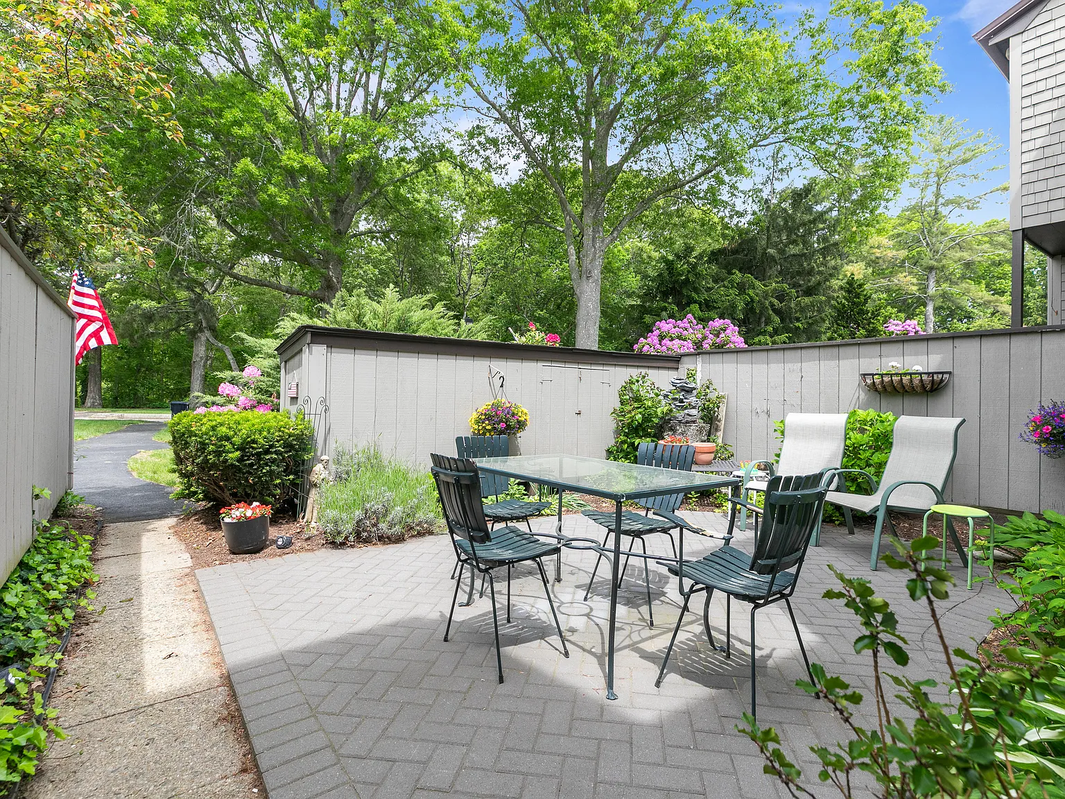 2 bed, 1255 sqft, $2,850 — Photo 3