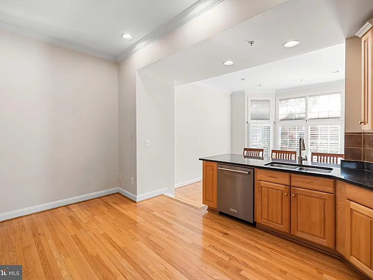5237 Bessley Pl — Photo 37
