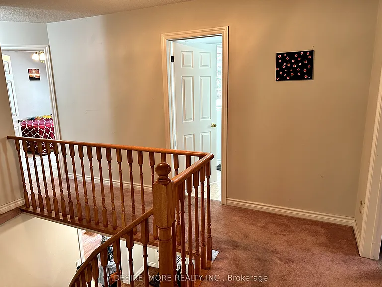 54 Mayfair Dr N #SE — Photo 9
