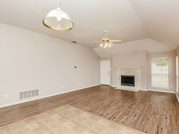 4th image of 633 Crystal Brook Dr