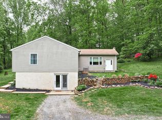 324 Pleasant Corner Ct, Red Lion, PA 17356