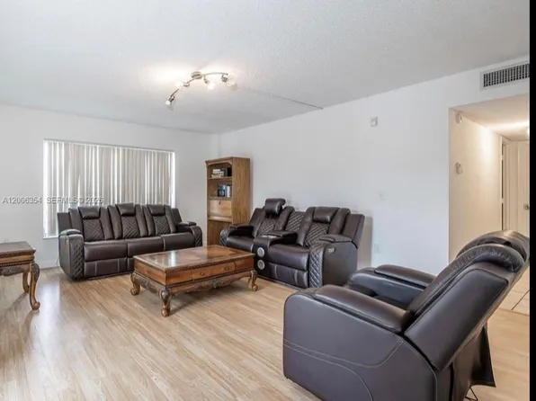 4174 Inverrary Dr APT 202, Lauderhill, FL 33319