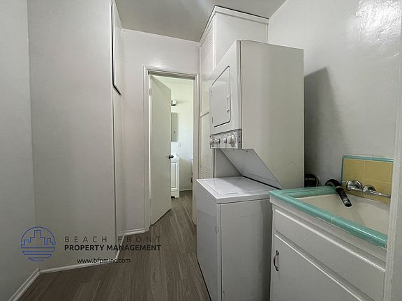 3rd image of 11604 Crenshaw Blvd APT 3