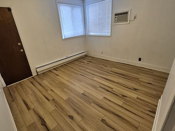 5th image of 814 Pavonia Ave Floor 1