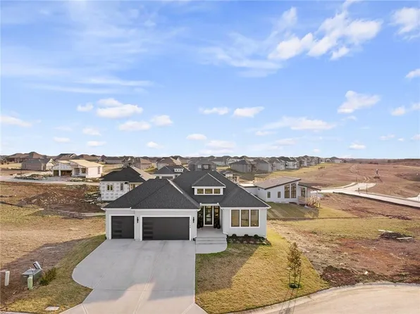 11144 S Violet St, Olathe, KS 66061