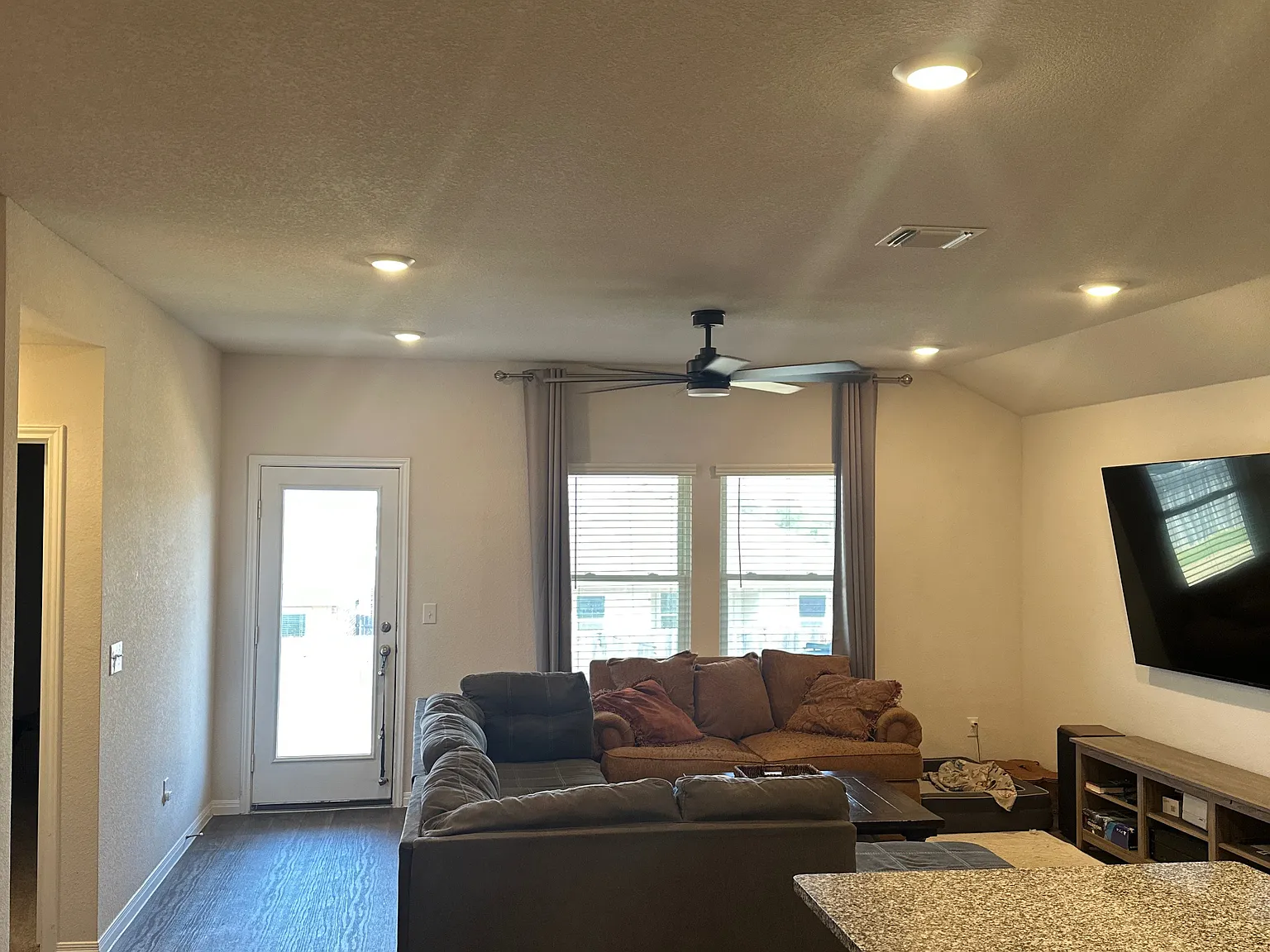 4 bed, 1890 sqft, $2,250 — Photo 3