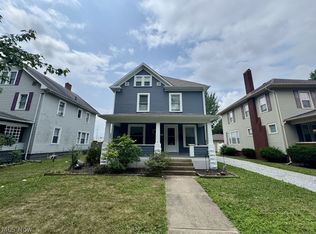 632 4th St NW, New Philadelphia, OH 44663