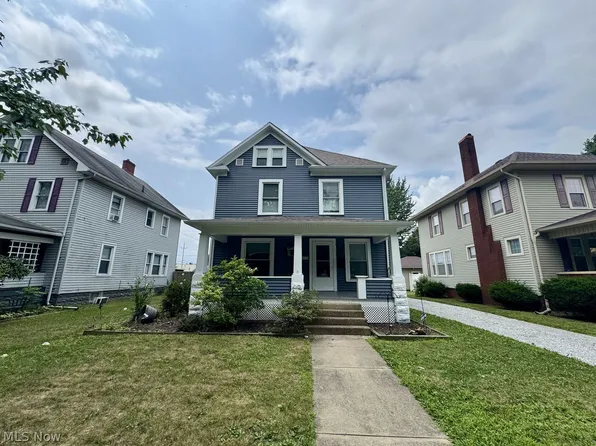 632 4th St NW, New Philadelphia, OH 44663
