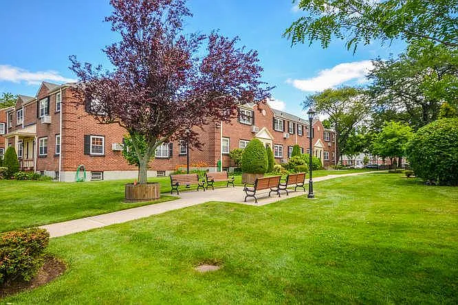 2 bed, $2,800 — Photo 1