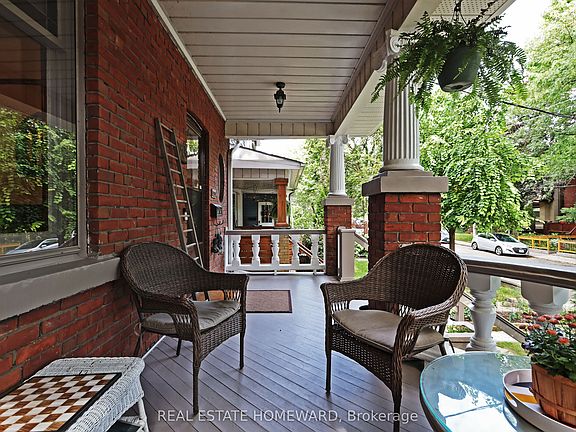 4th image of 174 Heward Ave