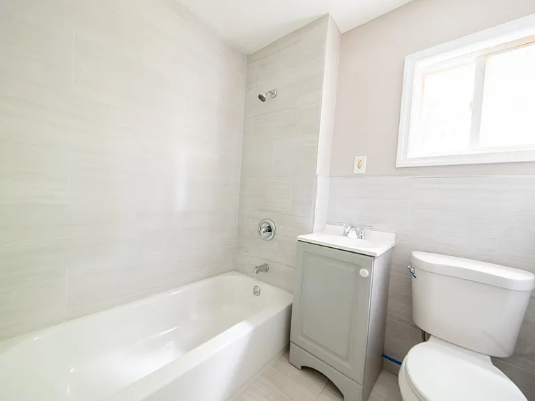 131 S 8th St #1 — Photo 7