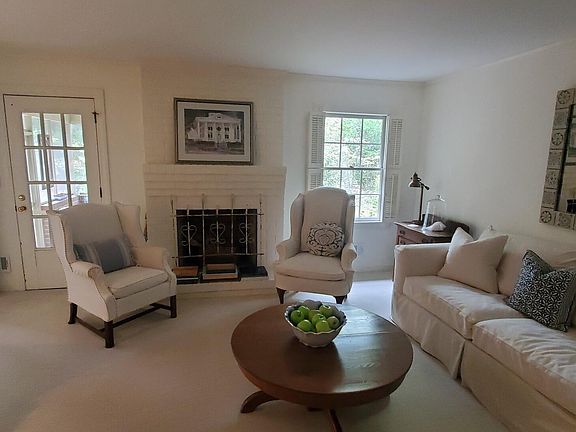 4th image of 914 Pine Valley Drive