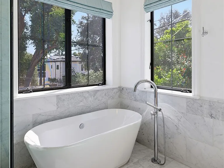 1405 Oak Ave — Photo 55