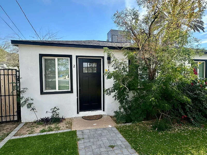 Building Photo - 1447 E Mountain View Rd #2