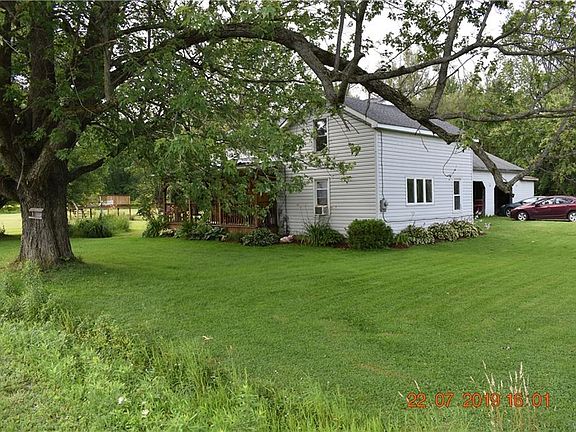 3rd image of 484 Railroad Ave