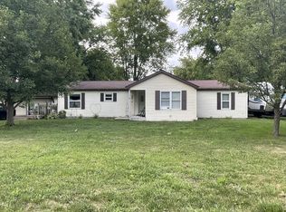 209 E North St, Gardner, IL 60424