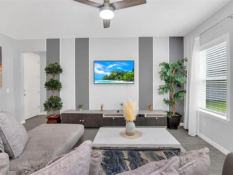 2131 Derwent Dr — Photo 35