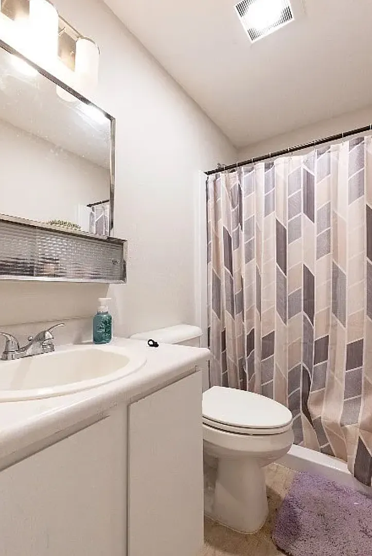206 S Davis — Photo 4