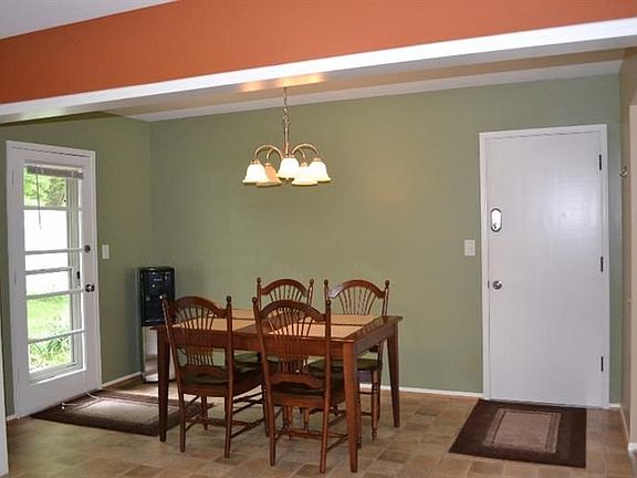 2nd image of 1135 Ravenwood Ave