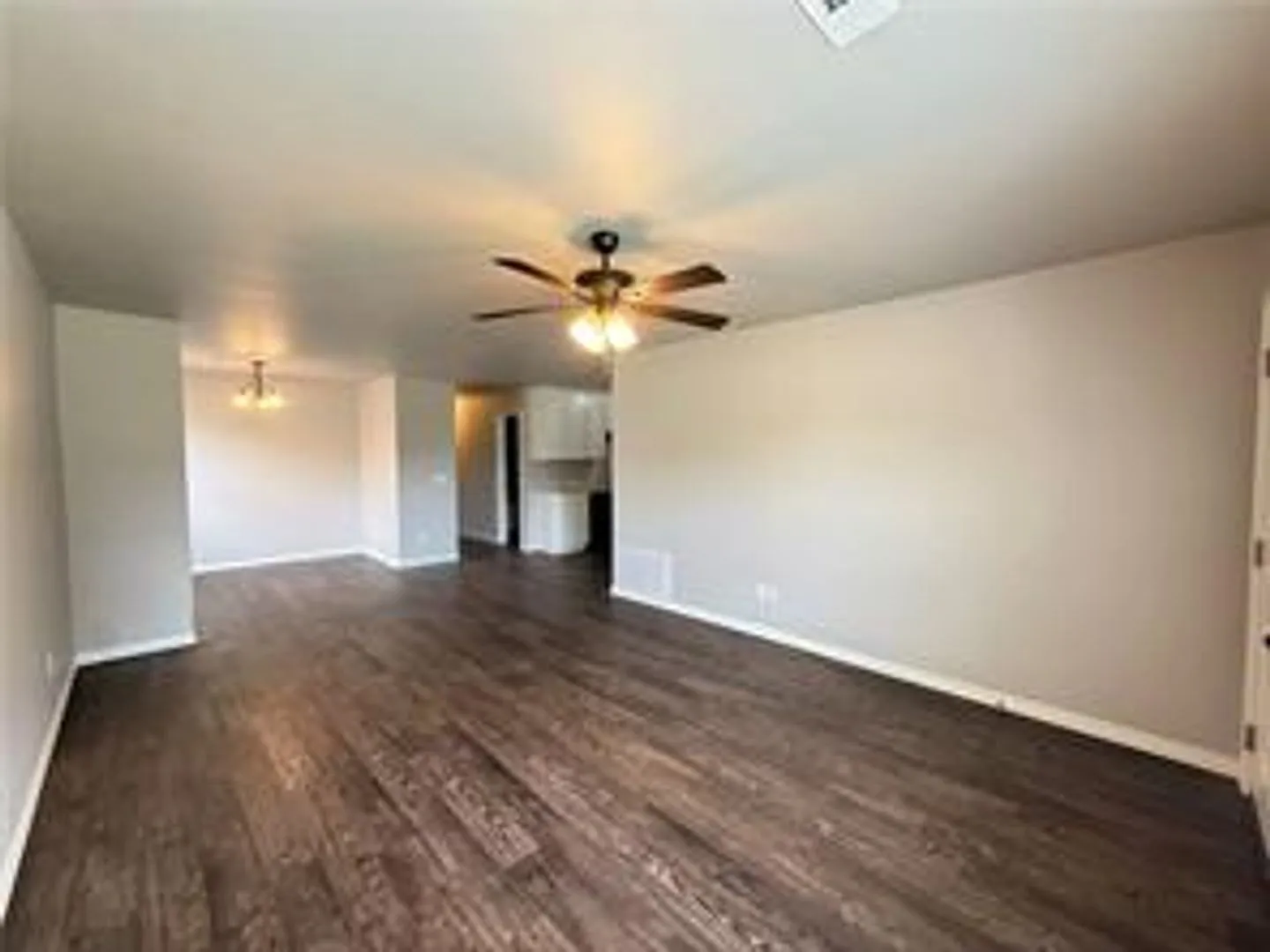 670 - 672 Martha — Photo 3