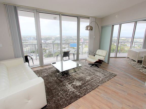 5th image of 1750 N Bayshore Dr APT 3014