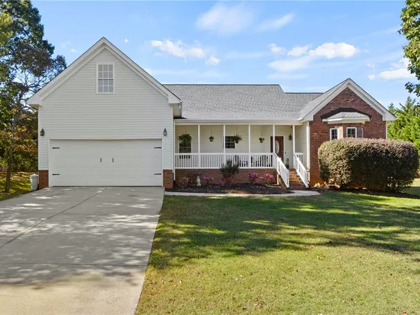 111 Quartermein Ct, Piedmont, SC 29673