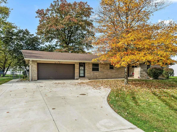 5221 Woodway Dr, Fort Wayne, IN 46835