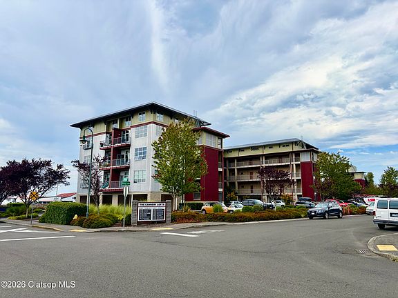 2nd image of 3930 Abbey Ln