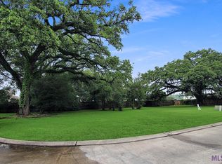 2222 Idle Oaks Dr, Baton Rouge, LA 70808