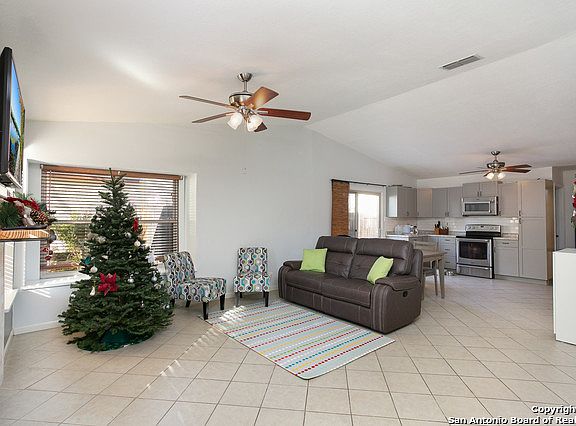 4th image of 722 Cypresshill Dr
