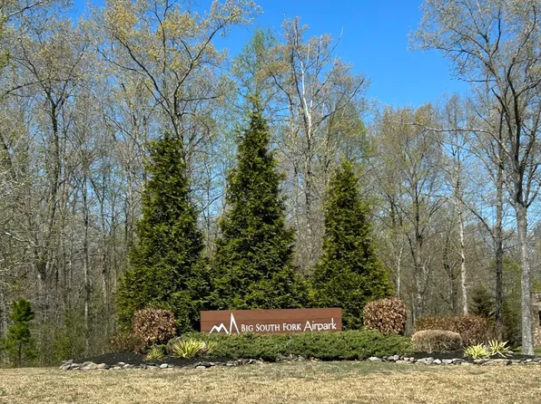 Red Oak Dr, Oneida, TN 37841