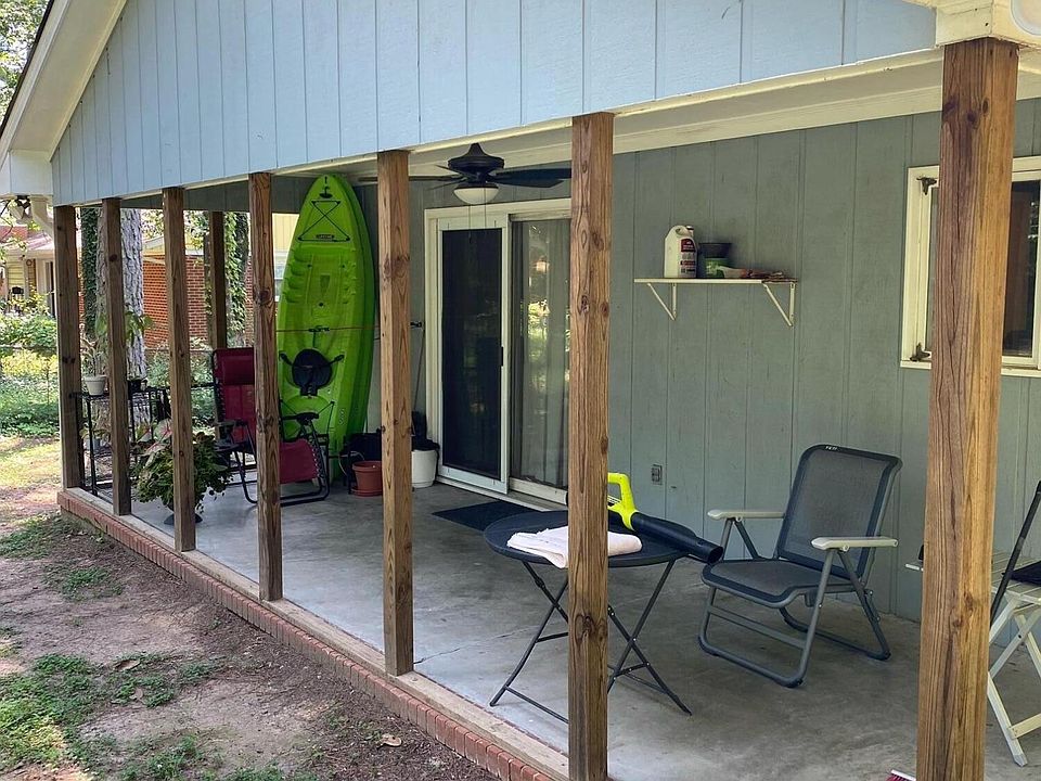 2nd image of 3815 Hillgrand Dr