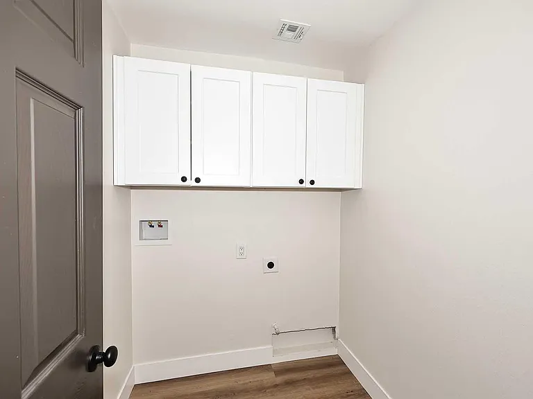 10537 W La Jolla Dr — Photo 14