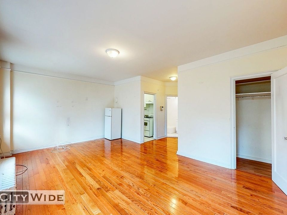 2nd image of 401 E 58th St APT C4