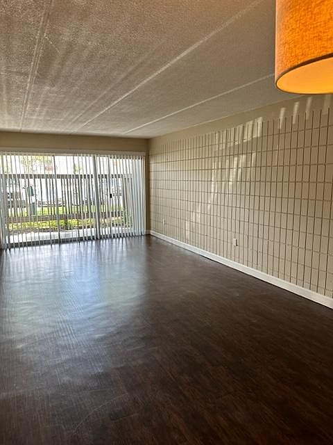 1st image of 516 N Trask St #B