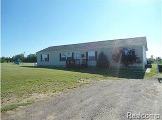 6576 Gosline Rd, Brown City, MI 48416