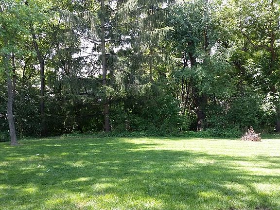 3rd image of 6313 Lake Shore Dr
