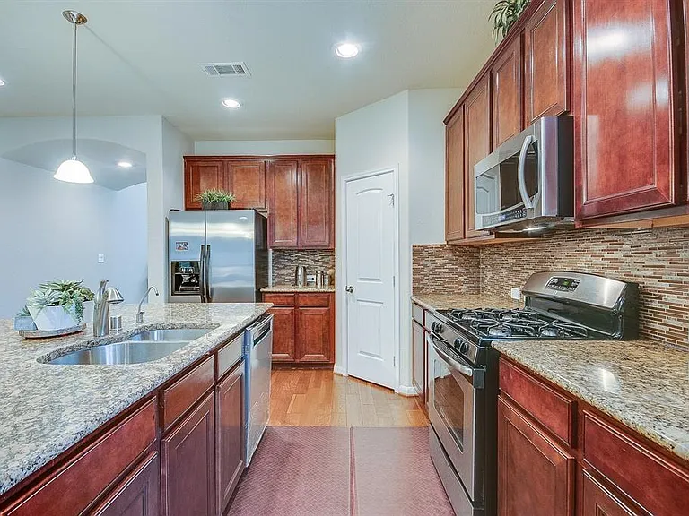 17503 Fechser Ln — Photo 7