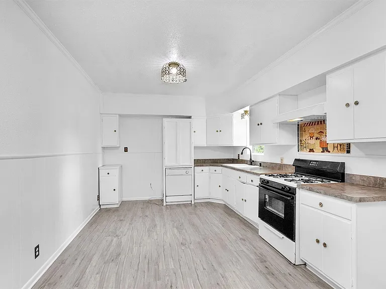 19355 Forest Lane Cir — Photo 12