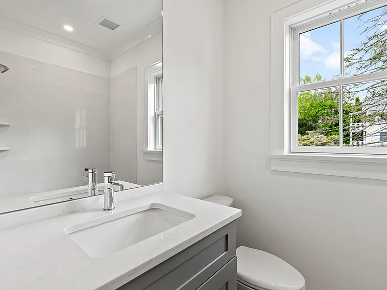 86A Maple Ave #A — Photo 13