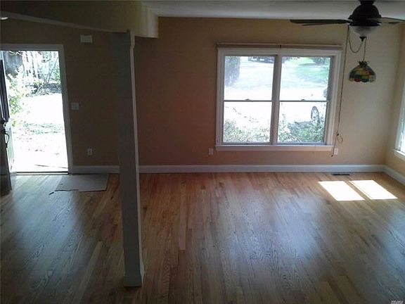 2nd image of 36 Thorne Ln